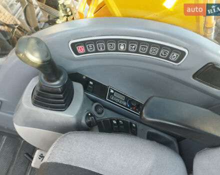 ЖЦБ JS 220LC, об'ємом двигуна 0 л та пробігом 9 тис. км за 47000 $, фото 13 на Automoto.ua