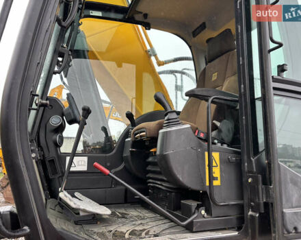 ЖЦБ JS 220LC, об'ємом двигуна 0 л та пробігом 10 тис. км за 70209 $, фото 20 на Automoto.ua