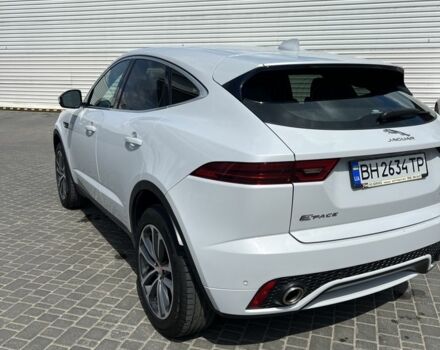 Белый Ягуар E-Pace, объемом двигателя 2 л и пробегом 185 тыс. км за 17600 $, фото 4 на Automoto.ua