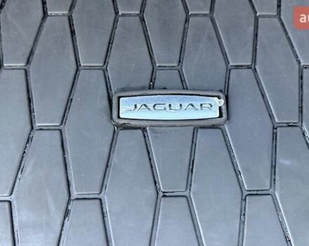 Белый Ягуар E-Pace, объемом двигателя 2 л и пробегом 77 тыс. км за 25000 $, фото 17 на Automoto.ua