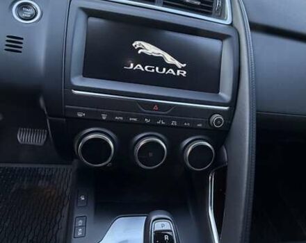 Белый Ягуар E-Pace, объемом двигателя 2 л и пробегом 77 тыс. км за 25000 $, фото 9 на Automoto.ua