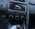 Белый Ягуар E-Pace, объемом двигателя 2 л и пробегом 77 тыс. км за 25000 $, фото 9 на Automoto.ua