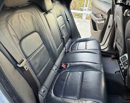 Белый Ягуар E-Pace, объемом двигателя 2 л и пробегом 77 тыс. км за 25000 $, фото 15 на Automoto.ua