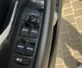 Белый Ягуар E-Pace, объемом двигателя 2 л и пробегом 185 тыс. км за 17600 $, фото 13 на Automoto.ua