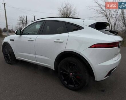 Белый Ягуар E-Pace, объемом двигателя 2 л и пробегом 120 тыс. км за 25500 $, фото 32 на Automoto.ua