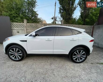 Білий Ягуар E-Pace, об'ємом двигуна 2 л та пробігом 220 тис. км за 22000 $, фото 1 на Automoto.ua