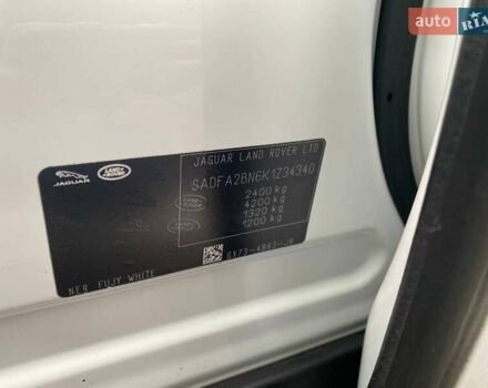 Белый Ягуар E-Pace, объемом двигателя 2 л и пробегом 74 тыс. км за 28000 $, фото 39 на Automoto.ua