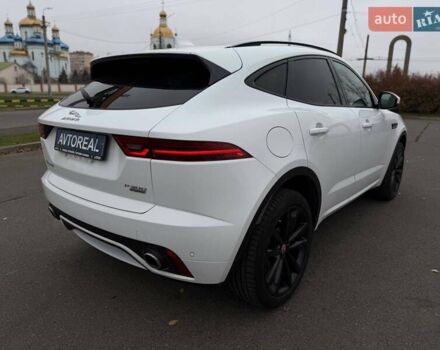 Белый Ягуар E-Pace, объемом двигателя 2 л и пробегом 120 тыс. км за 25500 $, фото 28 на Automoto.ua