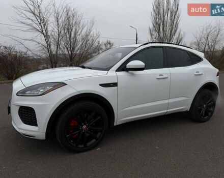 Белый Ягуар E-Pace, объемом двигателя 2 л и пробегом 120 тыс. км за 25500 $, фото 12 на Automoto.ua
