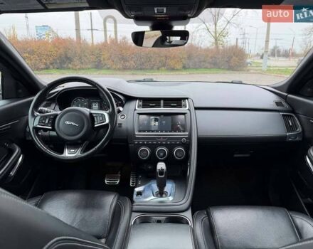 Белый Ягуар E-Pace, объемом двигателя 2 л и пробегом 120 тыс. км за 25500 $, фото 47 на Automoto.ua