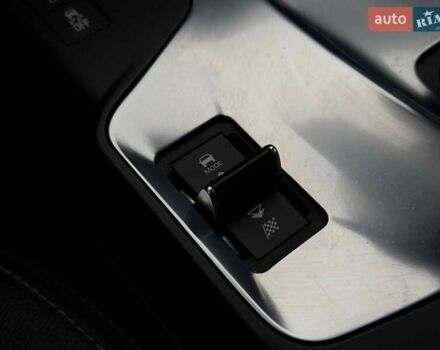 Белый Ягуар E-Pace, объемом двигателя 2 л и пробегом 120 тыс. км за 25500 $, фото 64 на Automoto.ua