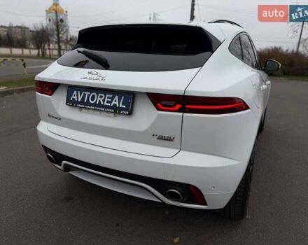 Белый Ягуар E-Pace, объемом двигателя 2 л и пробегом 120 тыс. км за 25500 $, фото 29 на Automoto.ua