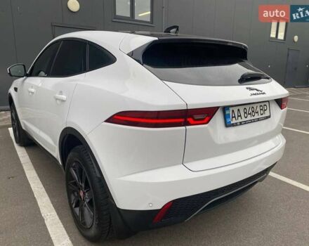 Белый Ягуар E-Pace, объемом двигателя 2 л и пробегом 74 тыс. км за 28000 $, фото 5 на Automoto.ua