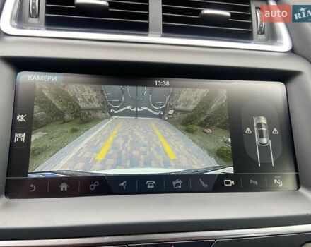 Белый Ягуар E-Pace, объемом двигателя 2 л и пробегом 54 тыс. км за 22500 $, фото 20 на Automoto.ua
