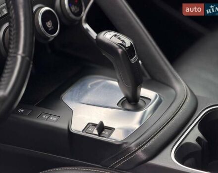 Белый Ягуар E-Pace, объемом двигателя 2 л и пробегом 120 тыс. км за 25500 $, фото 45 на Automoto.ua
