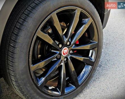 Білий Ягуар E-Pace, об'ємом двигуна 2 л та пробігом 34 тис. км за 27500 $, фото 4 на Automoto.ua