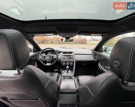 Белый Ягуар E-Pace, объемом двигателя 2 л и пробегом 120 тыс. км за 25500 $, фото 46 на Automoto.ua