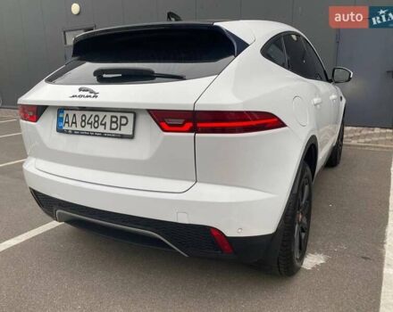 Белый Ягуар E-Pace, объемом двигателя 2 л и пробегом 74 тыс. км за 28000 $, фото 6 на Automoto.ua