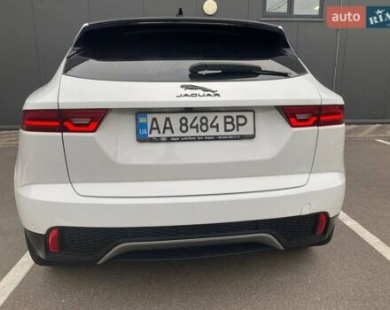 Белый Ягуар E-Pace, объемом двигателя 2 л и пробегом 74 тыс. км за 28000 $, фото 4 на Automoto.ua