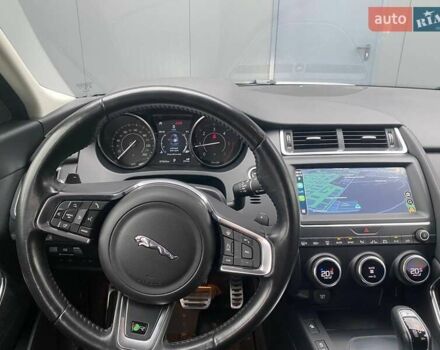 Белый Ягуар E-Pace, объемом двигателя 2 л и пробегом 74 тыс. км за 28000 $, фото 18 на Automoto.ua