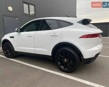 Белый Ягуар E-Pace, объемом двигателя 2 л и пробегом 74 тыс. км за 28000 $, фото 9 на Automoto.ua