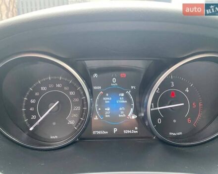 Белый Ягуар E-Pace, объемом двигателя 2 л и пробегом 74 тыс. км за 28000 $, фото 49 на Automoto.ua