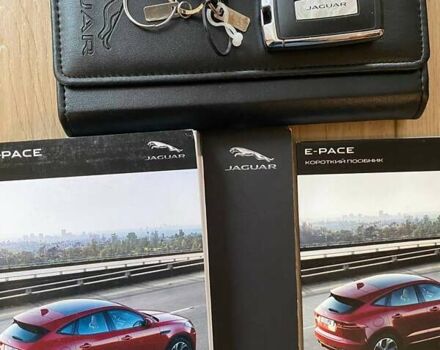 Белый Ягуар E-Pace, объемом двигателя 2 л и пробегом 74 тыс. км за 28000 $, фото 58 на Automoto.ua