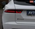 Белый Ягуар E-Pace, объемом двигателя 2 л и пробегом 120 тыс. км за 25500 $, фото 24 на Automoto.ua