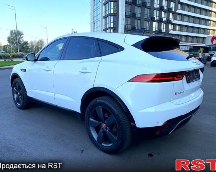 Белый Ягуар E-Pace, объемом двигателя 20 л и пробегом 105 тыс. км за 25900 $, фото 2 на Automoto.ua