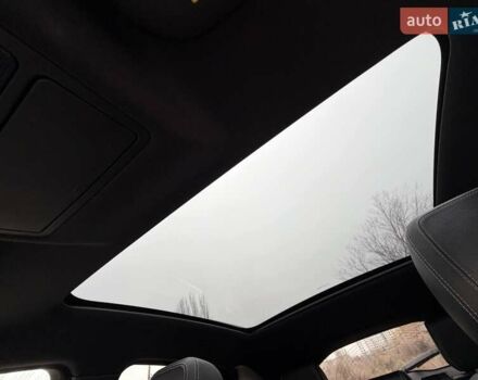 Белый Ягуар E-Pace, объемом двигателя 2 л и пробегом 120 тыс. км за 25500 $, фото 70 на Automoto.ua