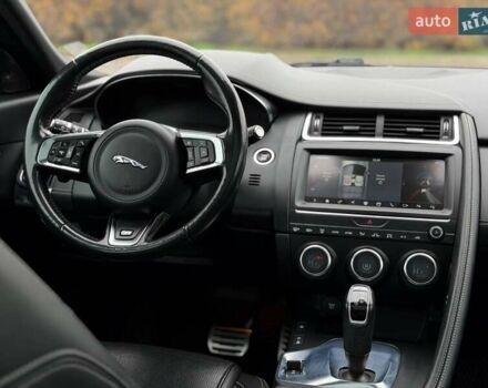 Белый Ягуар E-Pace, объемом двигателя 2 л и пробегом 120 тыс. км за 25500 $, фото 48 на Automoto.ua