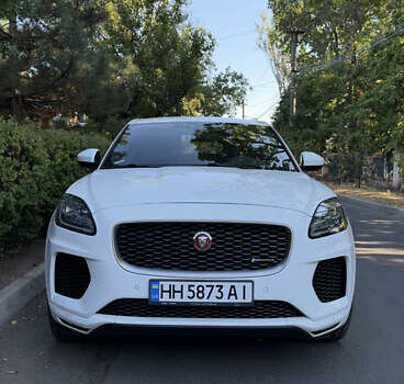 Белый Ягуар E-Pace, объемом двигателя 2 л и пробегом 124 тыс. км за 24000 $, фото 1 на Automoto.ua