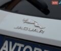 Белый Ягуар E-Pace, объемом двигателя 2 л и пробегом 120 тыс. км за 25500 $, фото 26 на Automoto.ua