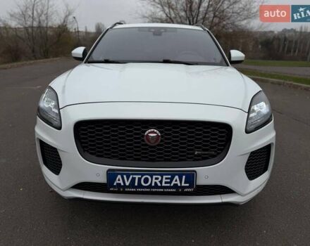 Белый Ягуар E-Pace, объемом двигателя 2 л и пробегом 120 тыс. км за 25500 $, фото 17 на Automoto.ua