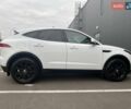 Белый Ягуар E-Pace, объемом двигателя 2 л и пробегом 74 тыс. км за 28000 $, фото 10 на Automoto.ua