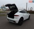 Белый Ягуар E-Pace, объемом двигателя 2 л и пробегом 120 тыс. км за 25500 $, фото 33 на Automoto.ua