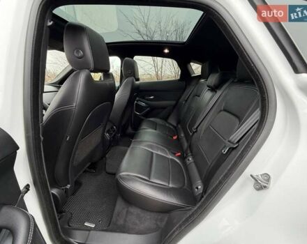 Белый Ягуар E-Pace, объемом двигателя 2 л и пробегом 120 тыс. км за 25500 $, фото 37 на Automoto.ua