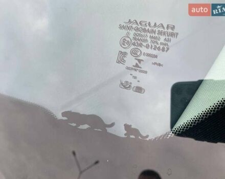 Белый Ягуар E-Pace, объемом двигателя 2 л и пробегом 74 тыс. км за 28000 $, фото 41 на Automoto.ua
