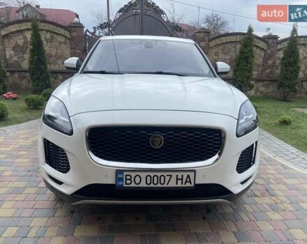 Белый Ягуар E-Pace, объемом двигателя 2 л и пробегом 54 тыс. км за 22500 $, фото 2 на Automoto.ua
