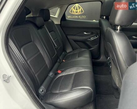 Белый Ягуар E-Pace, объемом двигателя 2 л и пробегом 58 тыс. км за 24300 $, фото 15 на Automoto.ua