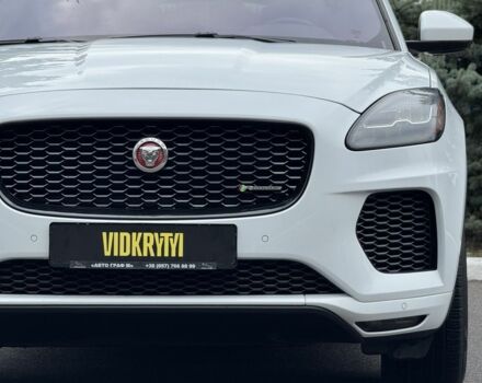 Белый Ягуар E-Pace, объемом двигателя 2 л и пробегом 38 тыс. км за 21500 $, фото 12 на Automoto.ua