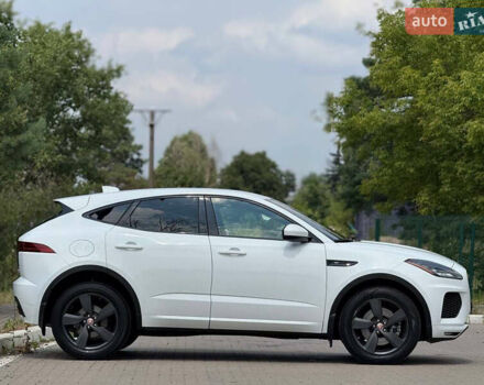 Белый Ягуар E-Pace, объемом двигателя 2 л и пробегом 38 тыс. км за 23900 $, фото 5 на Automoto.ua