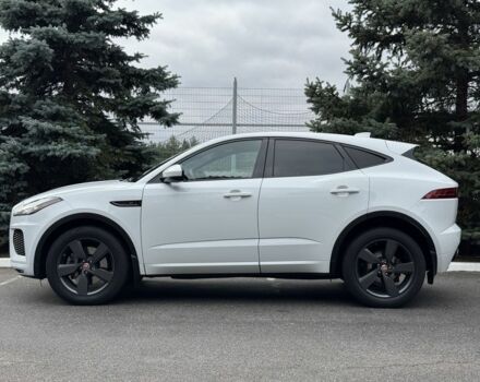 Белый Ягуар E-Pace, объемом двигателя 2 л и пробегом 38 тыс. км за 21500 $, фото 6 на Automoto.ua