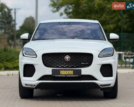 Белый Ягуар E-Pace, объемом двигателя 2 л и пробегом 38 тыс. км за 23900 $, фото 2 на Automoto.ua