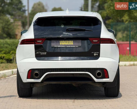 Белый Ягуар E-Pace, объемом двигателя 2 л и пробегом 38 тыс. км за 23900 $, фото 9 на Automoto.ua