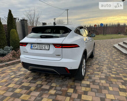 Білий Ягуар E-Pace, об'ємом двигуна 2 л та пробігом 98 тис. км за 27800 $, фото 4 на Automoto.ua