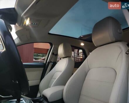 Белый Ягуар E-Pace, объемом двигателя 2 л и пробегом 117 тыс. км за 18850 $, фото 22 на Automoto.ua