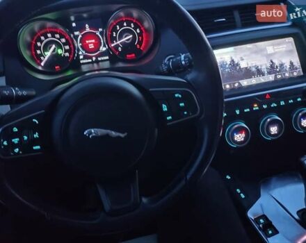 Белый Ягуар E-Pace, объемом двигателя 2 л и пробегом 117 тыс. км за 18850 $, фото 34 на Automoto.ua
