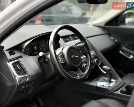 Білий Ягуар E-Pace, об'ємом двигуна 2 л та пробігом 72 тис. км за 26999 $, фото 12 на Automoto.ua