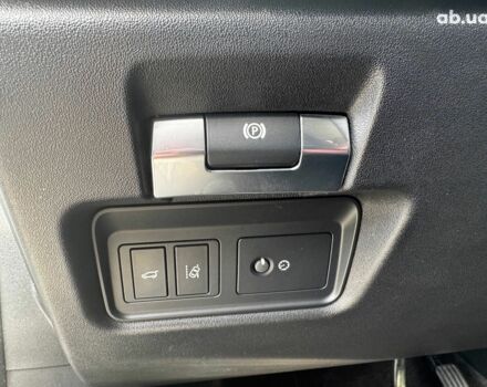 Белый Ягуар E-Pace, объемом двигателя 2 л и пробегом 59 тыс. км за 28490 $, фото 14 на Automoto.ua